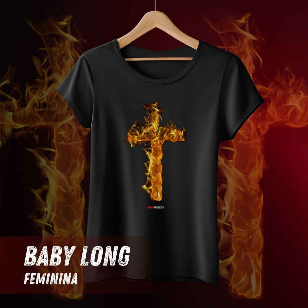Nome do produto: Cruz de Fogo - Camiseta Feminina