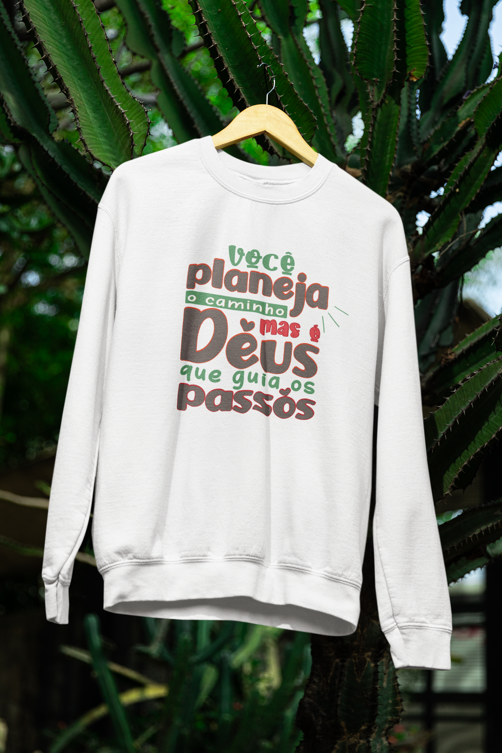 Moletom fechado frase Deus
