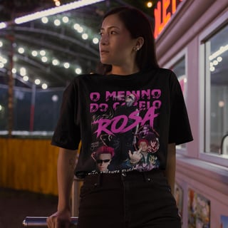 Nome do produto O MENINO DO CABELO ROSA (FRENTE E COSTAS)