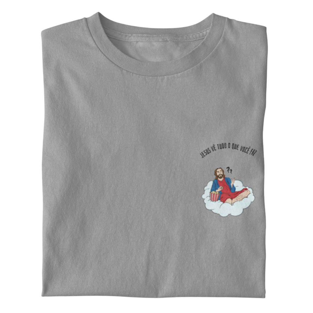 Nome do produto: Camiseta Jesus Vê Tudo