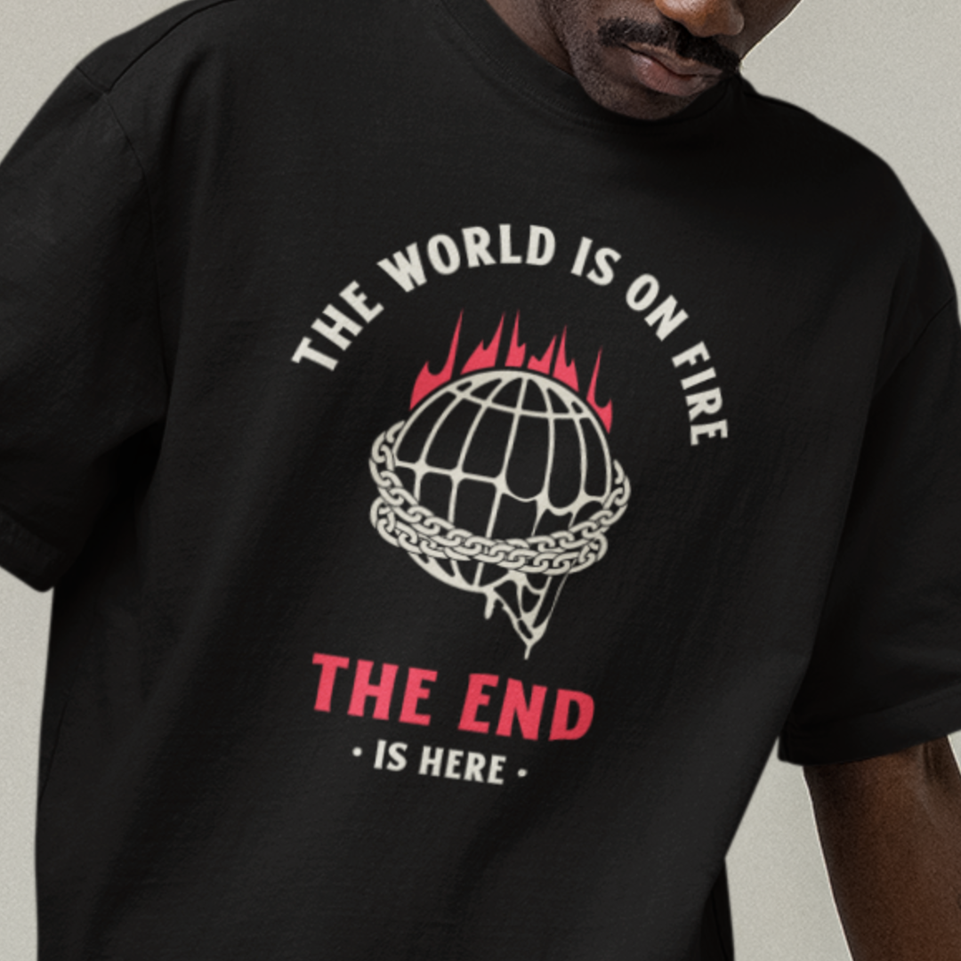 Camiseta Oversized The World Is On Fire