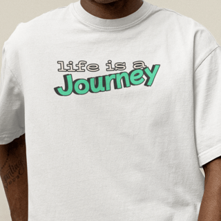 Nome do produto Camiseta Oversized Life is Journey