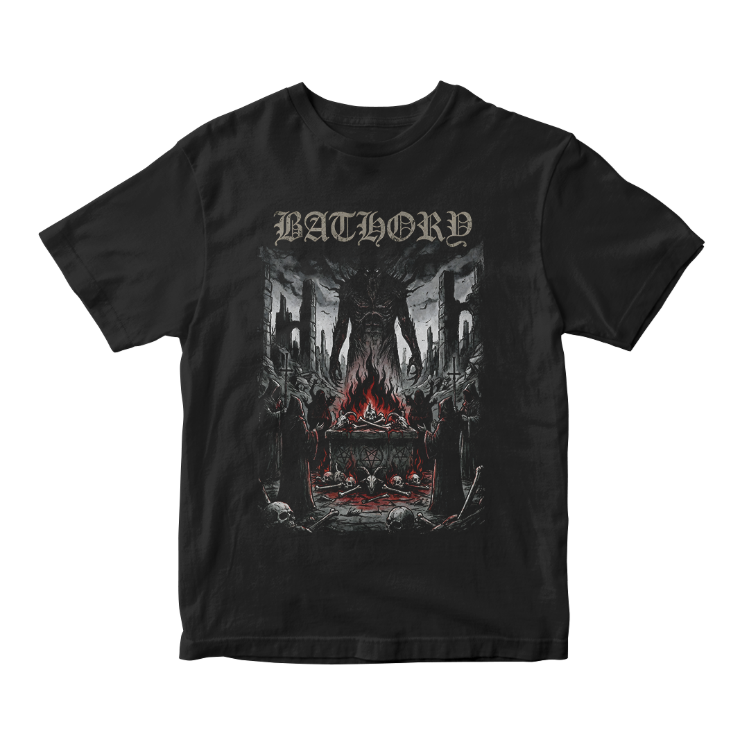 Nome do produto: Camiseta Essencial Bathory | The Dark Altar