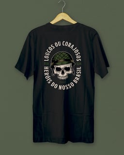 Nome do produto T-SHIRT PLUS SIZE LOUCOS OU CORAJOSOS