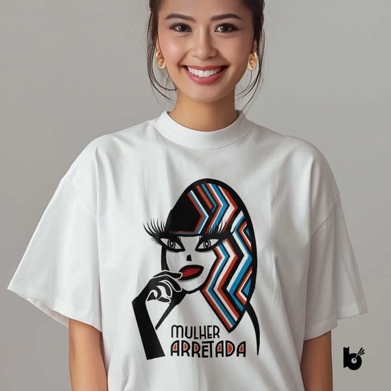 Camiseta Oversized Mulher Arretada