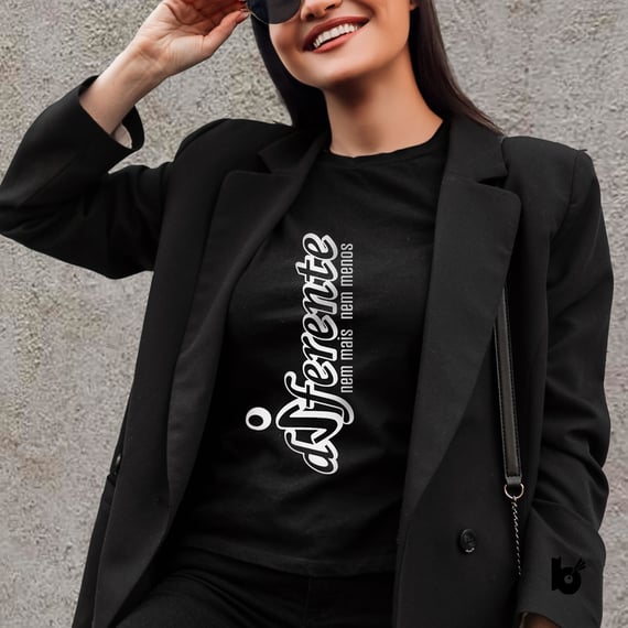Camiseta Diferente B