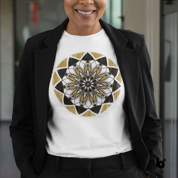 Camiseta Mandala Floral
