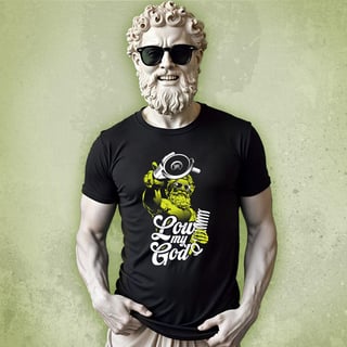 Camiseta Low my God Classics 