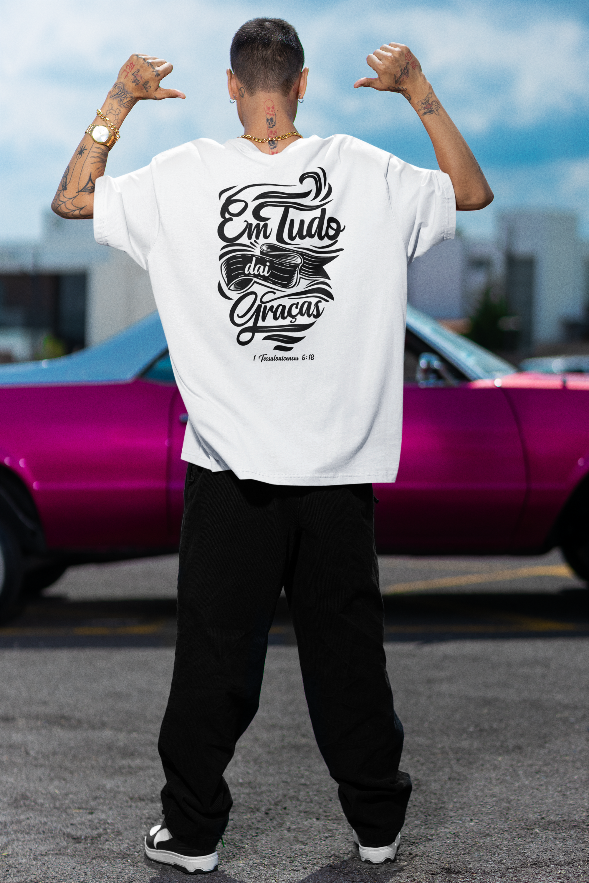 Camiseta Oversized - Em tudo daí Graças