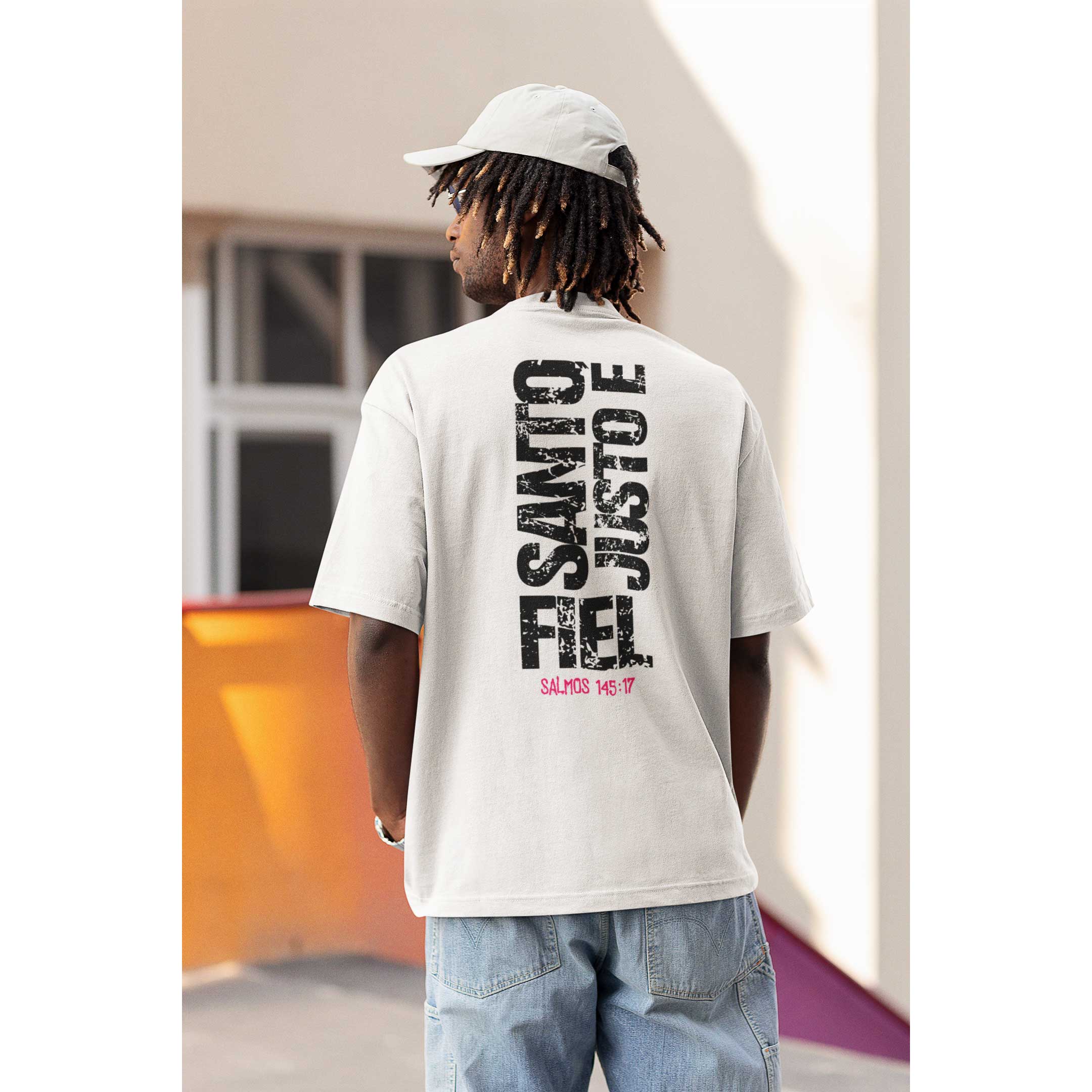 Camiseta Oversized - Santo, Justo e Fiel