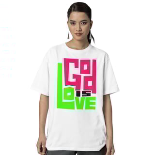 Camiseta Cristã God is Love | Oversized