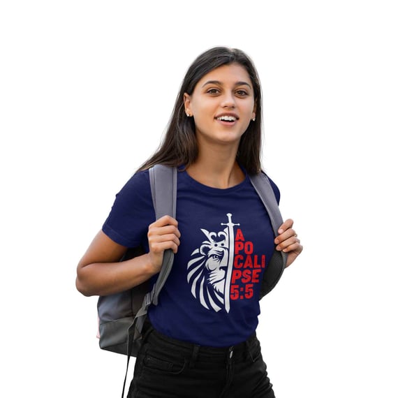 Camiseta Cristã Apocalipse 5:5 | Unissex Quality