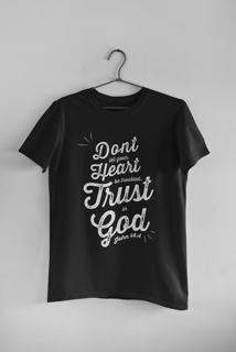Nome do produto Camiseta - Trust in God (Preta, Cinza,Vinho e Azul Marinho)