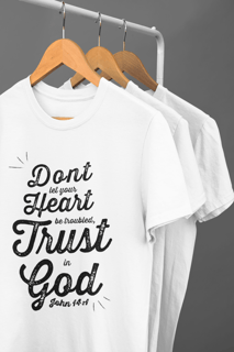 Nome do produto Camiseta - Trust in God