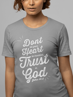 Nome do produto Camiseta - Trust in God (Preta, Cinza,Vinho e Azul Marinho)