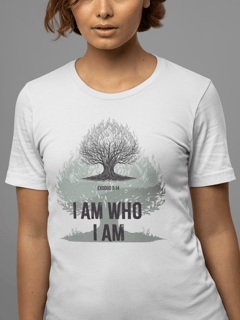 Nome do produto Camiseta - I am Who I am
