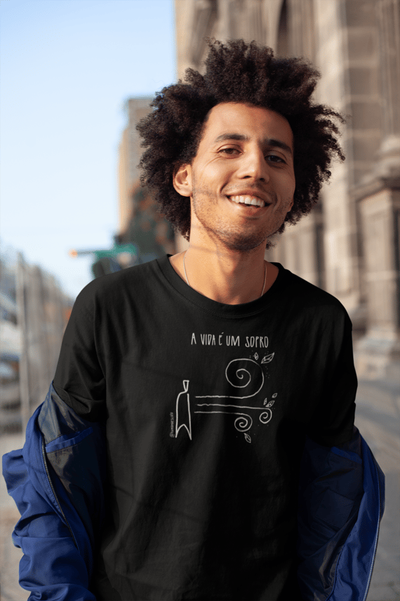 Camiseta Unissex Preta - A vida é um sopro