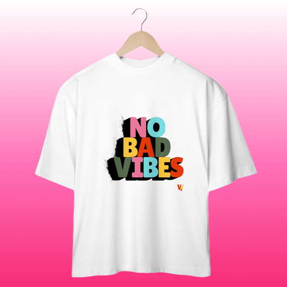 camisa oversized no bad vibes