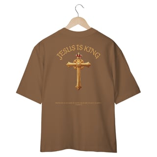 Camiseta Oversized Jesus Is King Geometrica