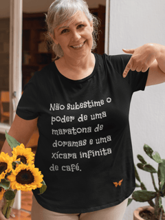 Nome do produto Camiseta Unissex | Poder Infinito: Café & Doramas