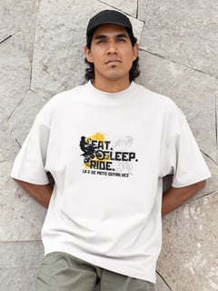 Eat, Sleep, Ride - Collab Lá e de Moto Outra Vez - Unissex, 100% Algodão, Oversized