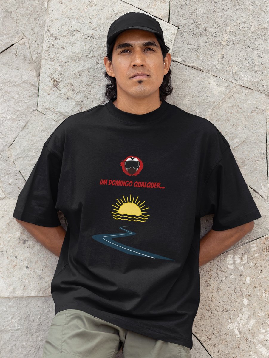 Nome do produto: Um domingo qualquer - Collab Lá e de Moto Outra Vez - Unissex, 100% Algodão, Oversized