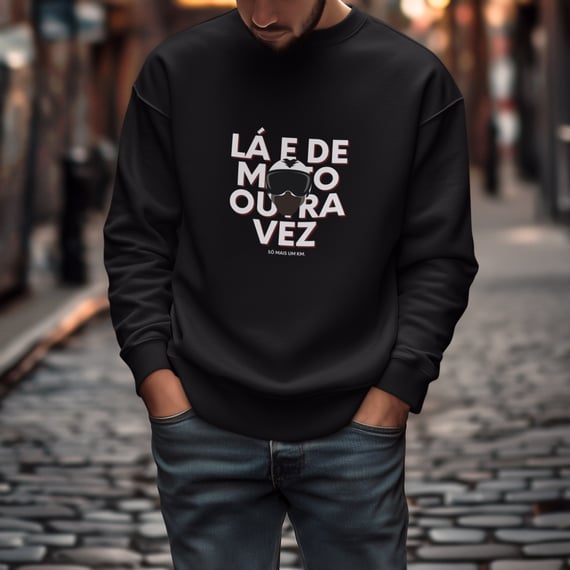 Lá e de Moto Outra Vez Logo - Collab  Lá e de Moto Outra Vez  - Unissex, Moletom Fechado