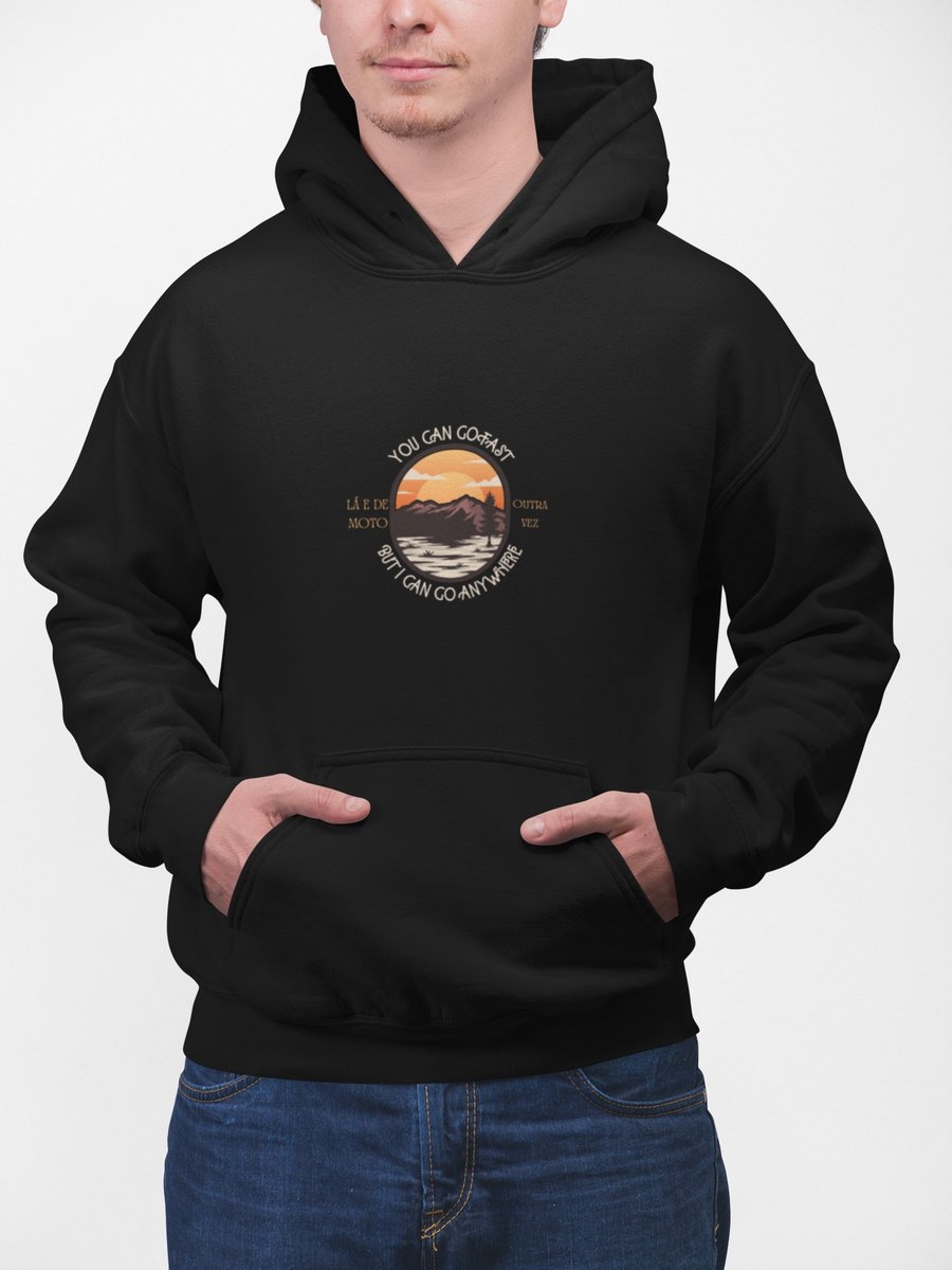 Nome do produto: You Can Go Fast Collab Lá e de Moto Outra Vez  - Unissex, Moletom Canguru