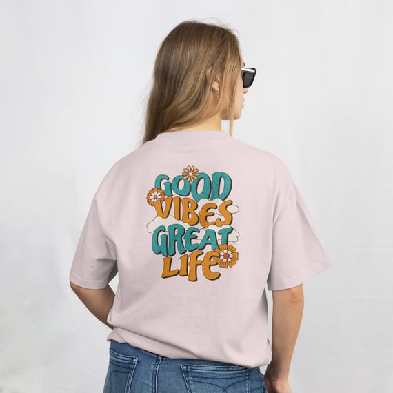 Camiseta T-Shirt Good Vibes Genrikh Feminina