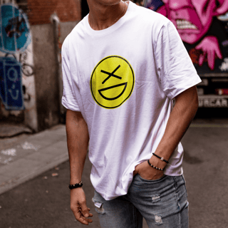 Camiseta Oversize Xisde com Logo Amarelo - Streetwear Brasileiro Autêntico