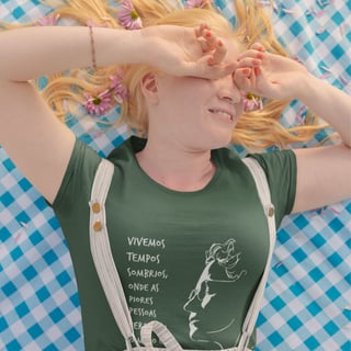 Nome do produto Tempos sombrios (Baby look - Algodão peruano)