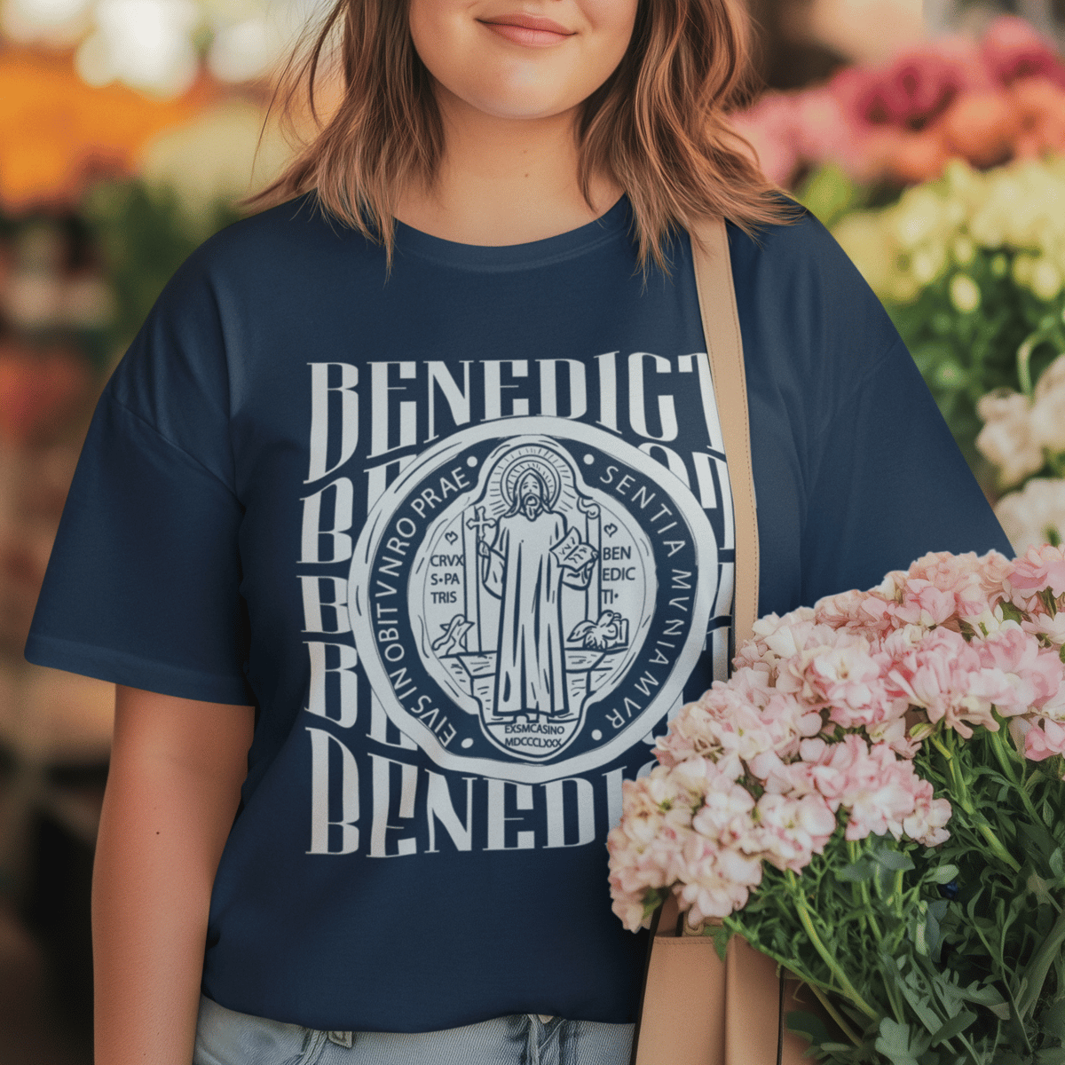Nome do produto: Medalha de São Bento - Camiseta