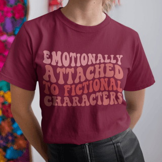 Nome do produto Emotionally Attached - Camiseta