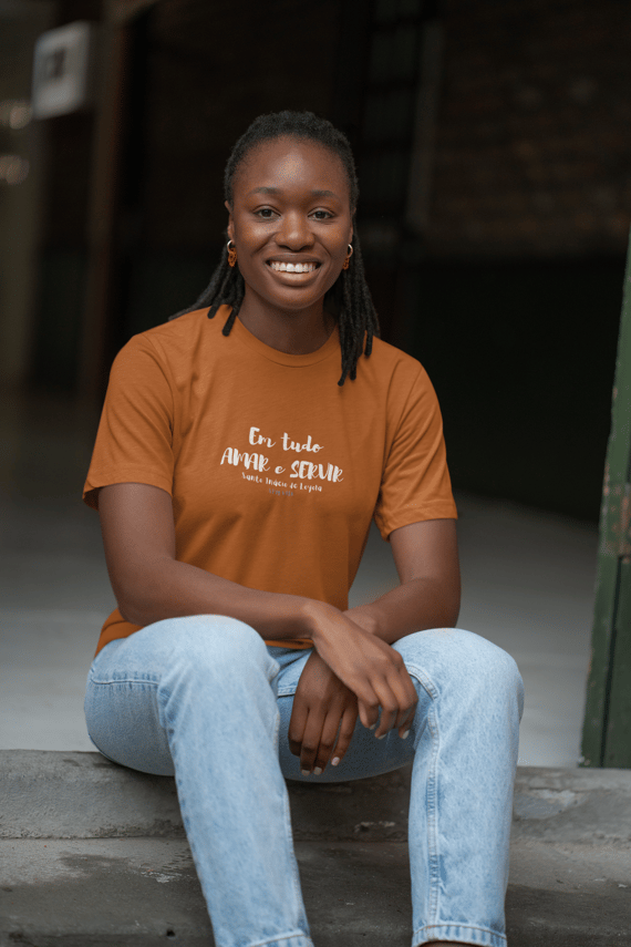 Camiseta Em Tudo Amar e Servir