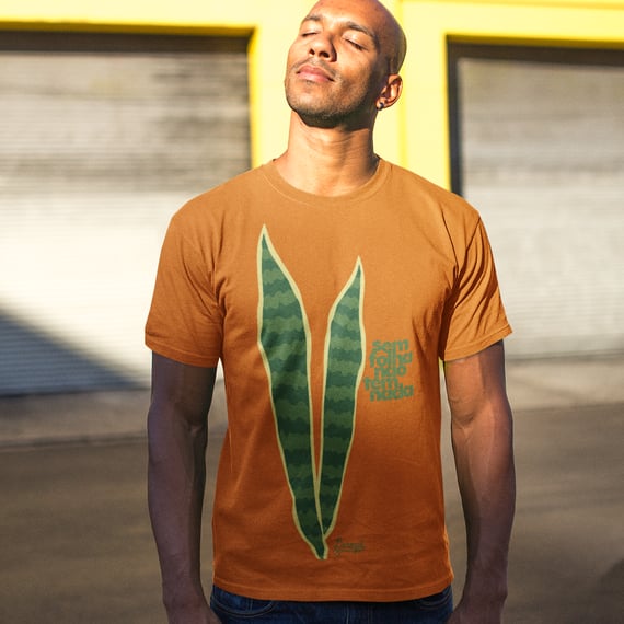 Camiseta Use Laroyê - Espada de São Jorge