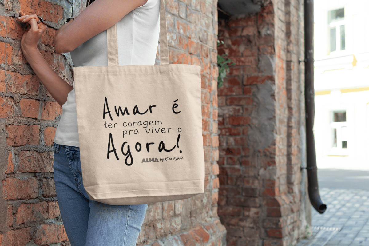 Nome do produto: Ecobag Amar é Ter Coragem