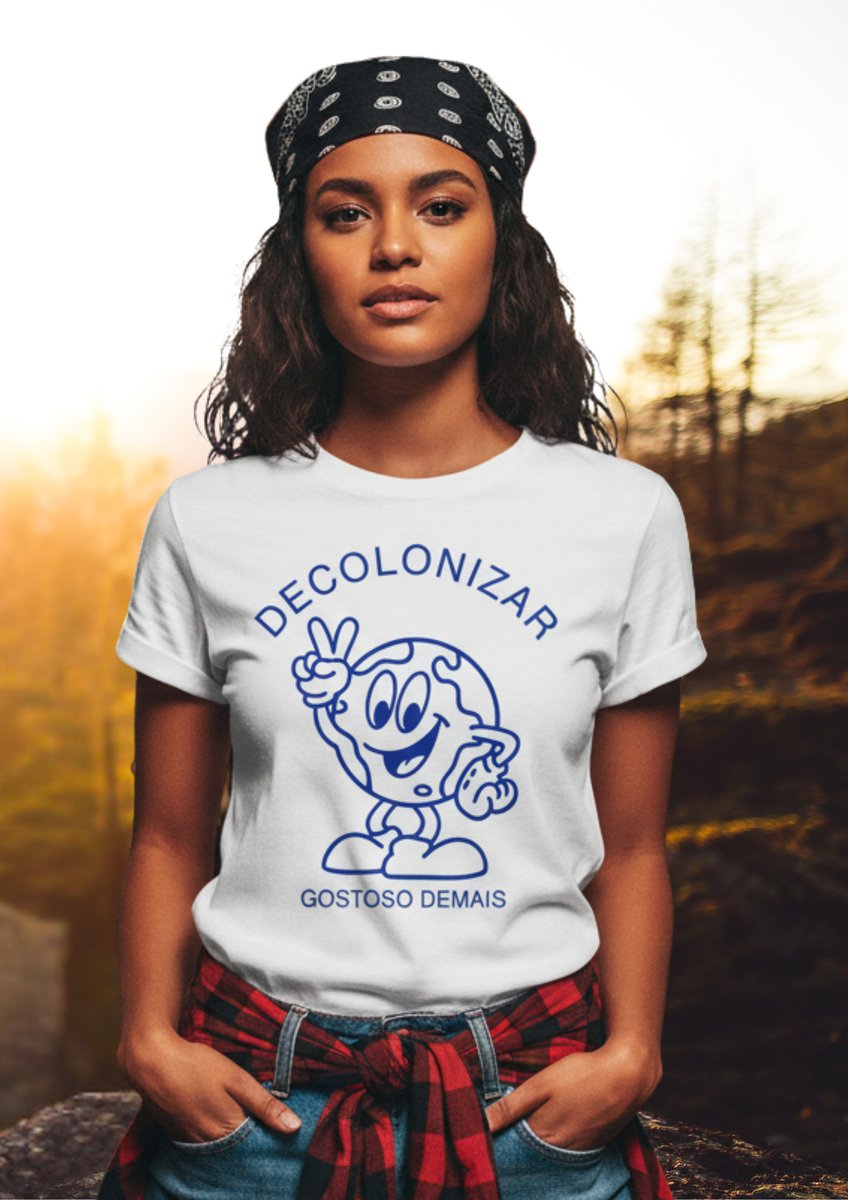 Nome do produto: camiseta DECOLONIZAR gostoso demais