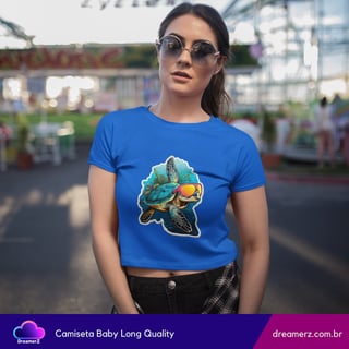 Nome do produto Camiseta Feminina Tartaruga Surfista – Estilo Submarino com Atitude!