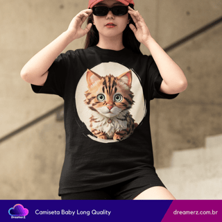 Nome do produto Camiseta Feminina Gatinho Olhar Encantado – Amor à Primeira Vista