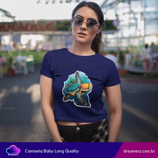 Nome do produto Camiseta Feminina Tartaruga Surfista – Estilo Submarino com Atitude!