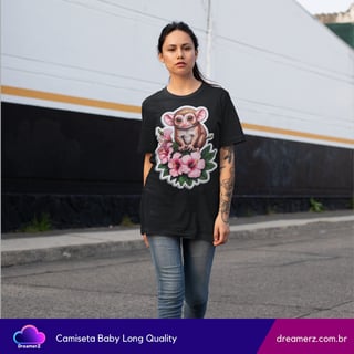 Nome do produto Camiseta Feminina Primatinha Exótica – Fofura Selvagem com Toque Floral