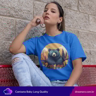 Nome do produto Camiseta Urso Outonal – Conexão com a Natureza Selvagem