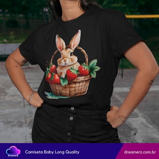 Nome do produto Camiseta Feminina Coelhinho & Morangos – Doçura em Forma de Estampa!