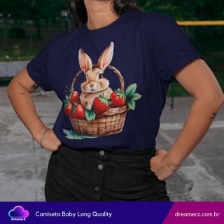 Nome do produto Camiseta Feminina Coelhinho & Morangos – Doçura em Forma de Estampa!