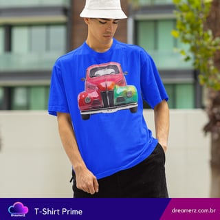 Nome do produto Camiseta Classic Rainbow Car – Estilo Retrô com Toque Pop