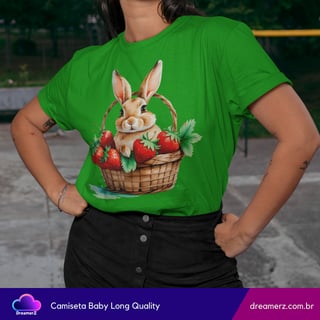 Nome do produto Camiseta Feminina Coelhinho & Morangos – Doçura em Forma de Estampa!