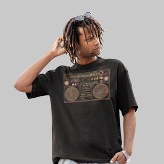 Camiseta Oversized Unissex BoomBox Old School | Press play na nostalgia