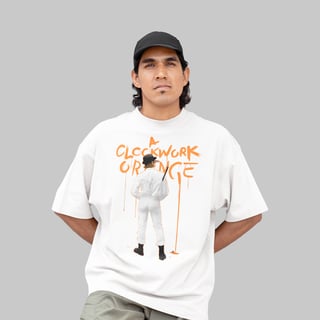 Camiseta Oversized Unissex Laranja Mecânica | vista o clássico subversivo