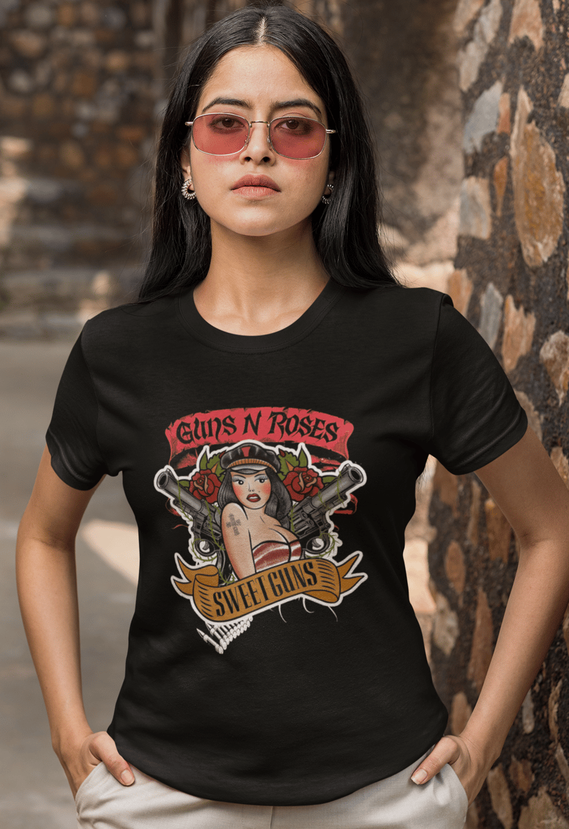 Nome do produto: Sweet Guns - Modelo Logotipo Baby Look