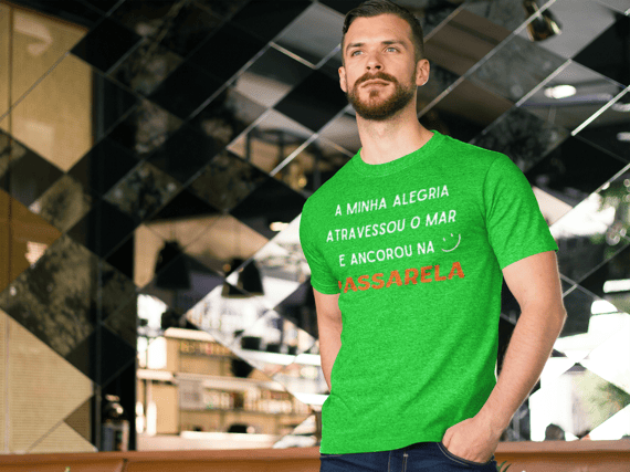 Camiseta Masculina - Alegria
